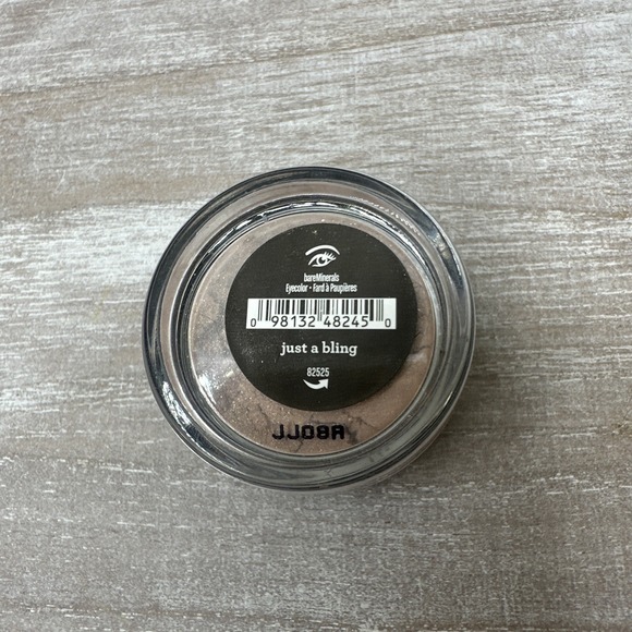 $16‎ 🌙 BareMinerals Eyeshadow Eyecolor 0.57g JUST A BLING NEW - Picture 1 of 3